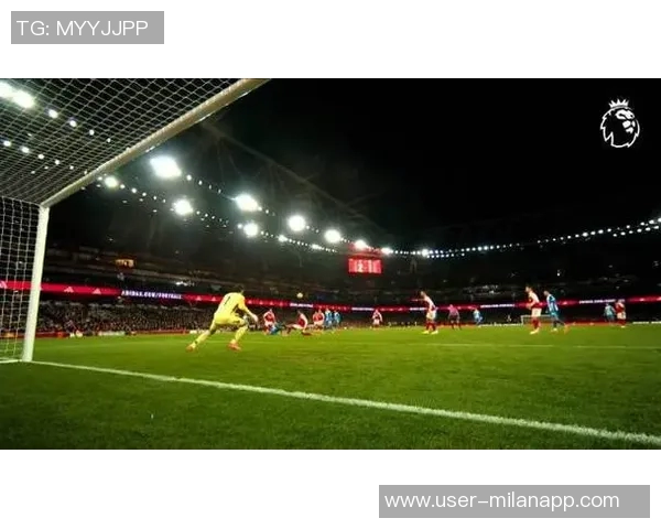 拉亚飞身扑救荣膺英超12月最佳扑救展现惊人反应能力